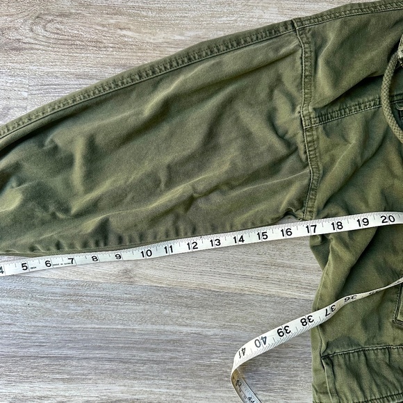 Forever 21 Army green Oversized jacket with zipper and drawstring - Picture 6 of 7